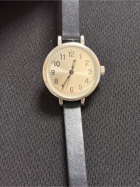 Classic Minimalist Silver Analog Watch with Black Leather Strap
